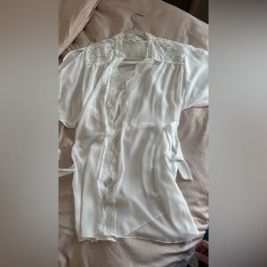 Elegant White Lace Trim Robe